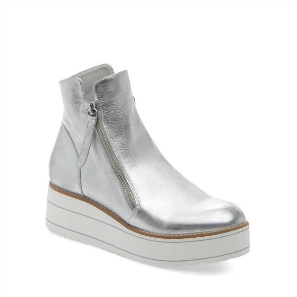 NEW SILENT D women's nene wedge bootie in silver